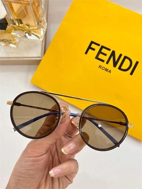 Fendi sunglass-170